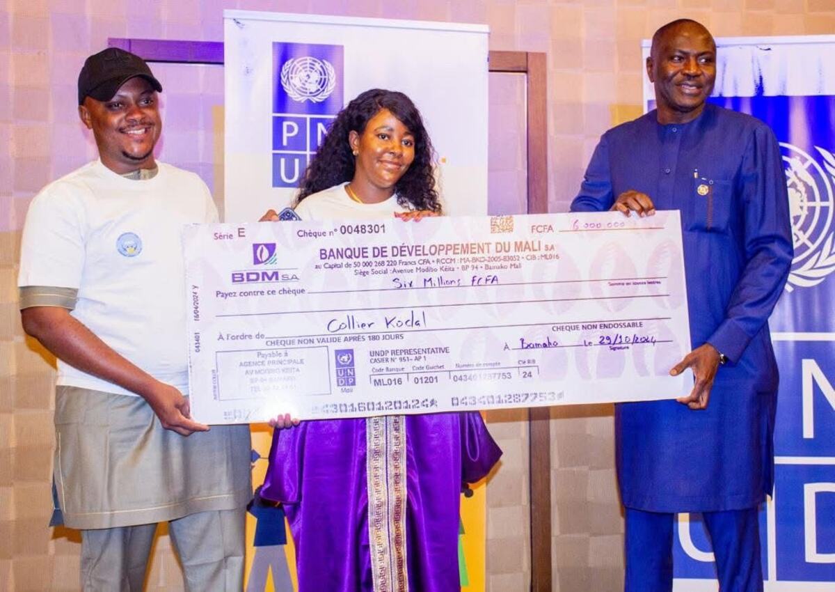 Remise d’un chèque du PNUD de 6 000 000 FCFA pour KODOL